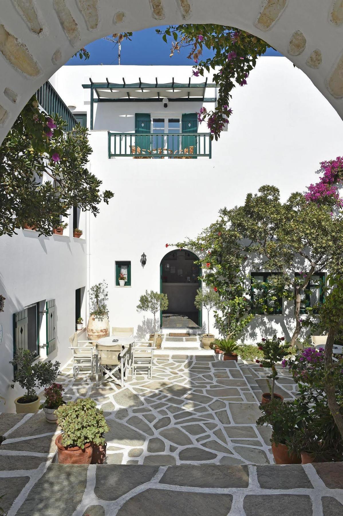 Hotel & Apartments Kalypso Náusza Kültér fotó